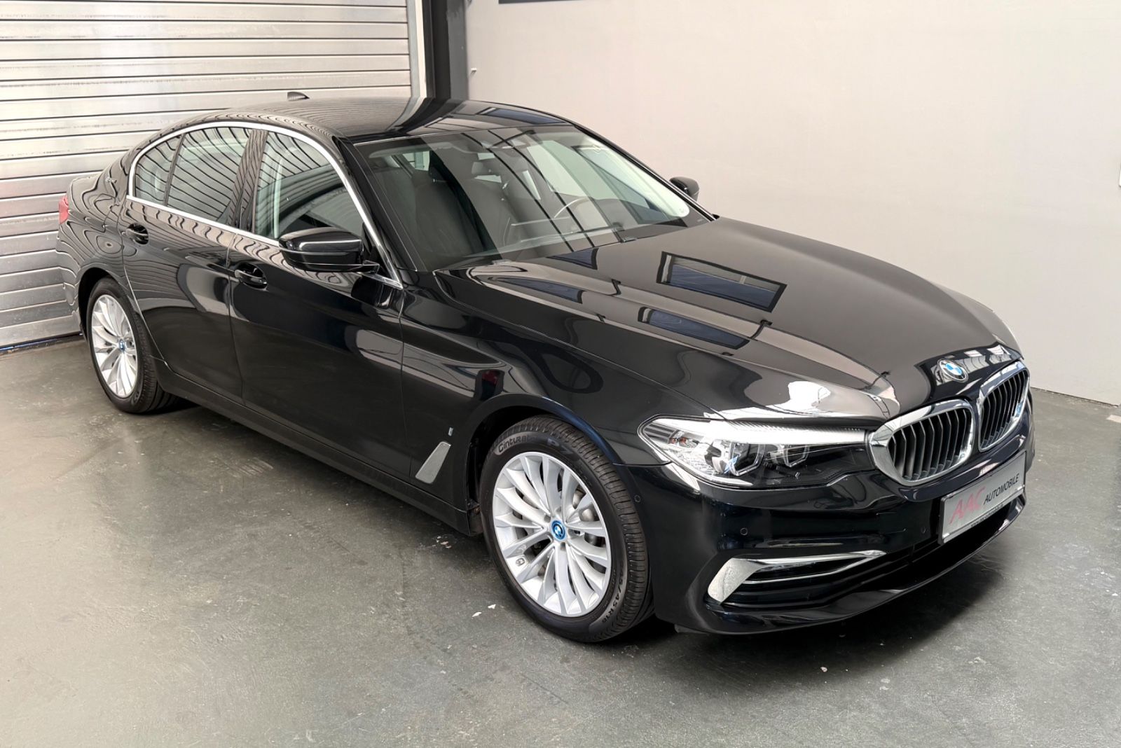 BMW 530 e Luxury Line/Vollleder/Cam/ACC/Navi/KeyLess imagem 2