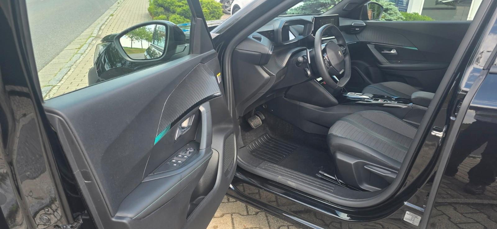 Peugeot 2008 Allure Pack SH*LED*EPH*TEMPOMAT*DAB*KAMERA