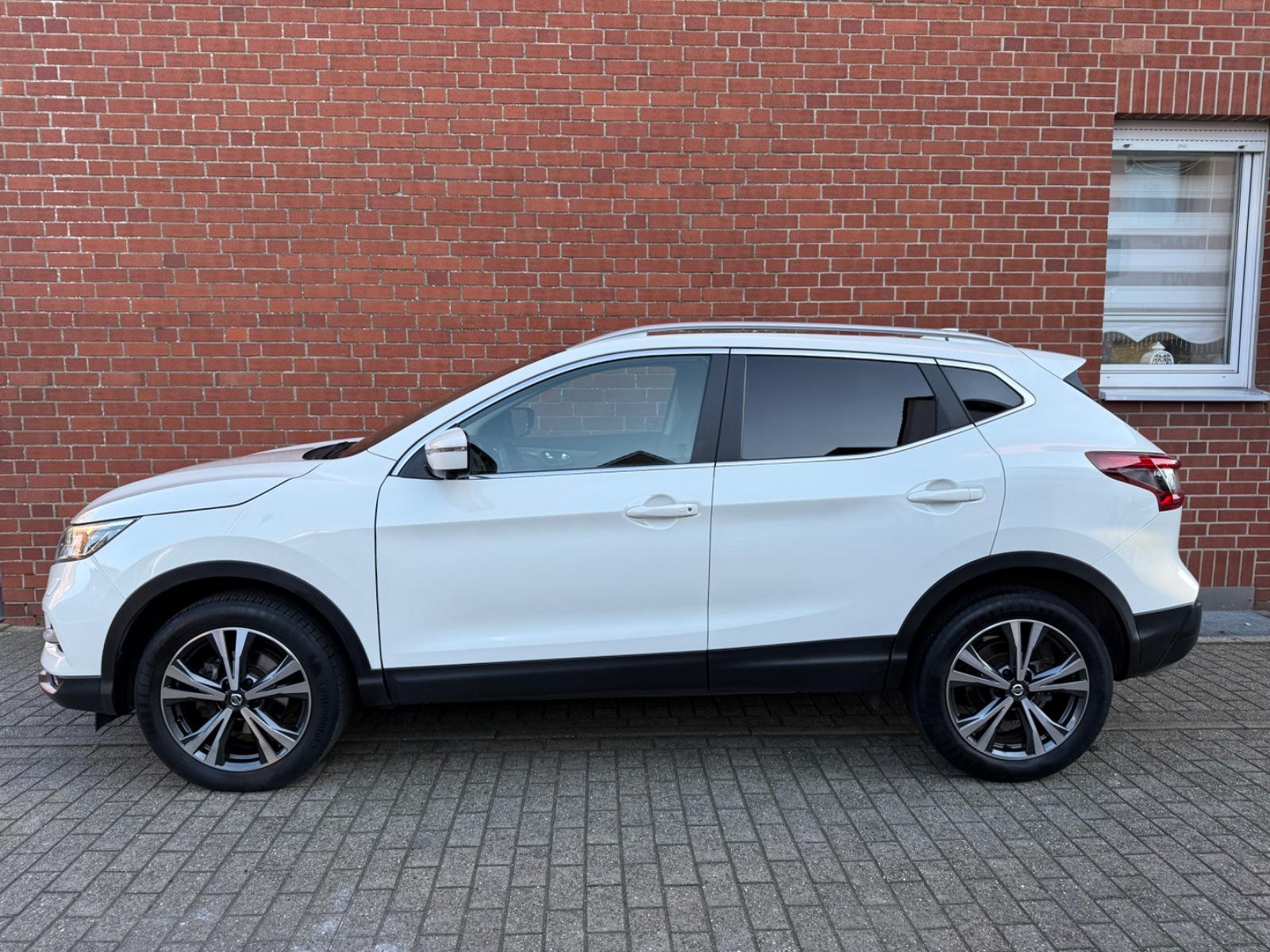 Nissan Qashqai N-Connecta 1.2"360°Kam"Navi"Pano"SiHz"