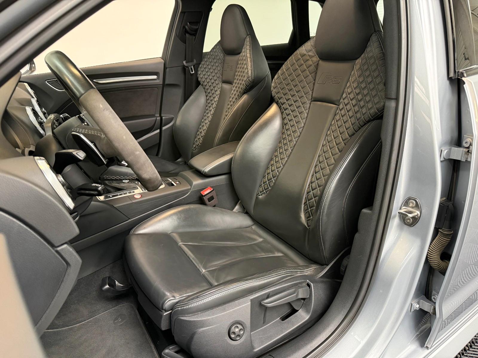 Audi RS 3 Sportback 2.5 TFSI Quattro*SCHALE*PANO*KAME