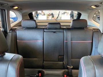 BMW X1 18 d xDrive *PANO*NAVI*PDC*AHK*TEMPOMAT*SHZ*