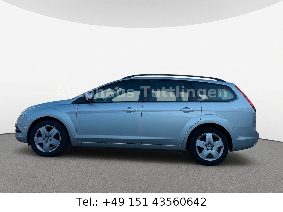 Ford Focus 2010 — rear view