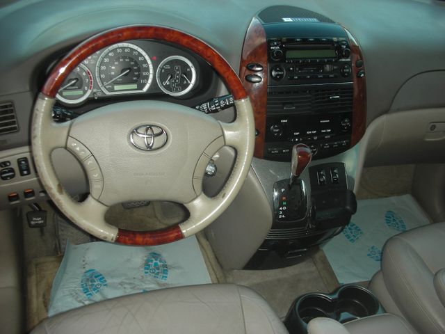 Toyota Sienna AWD Limited Leder LPG 7 Sitzer