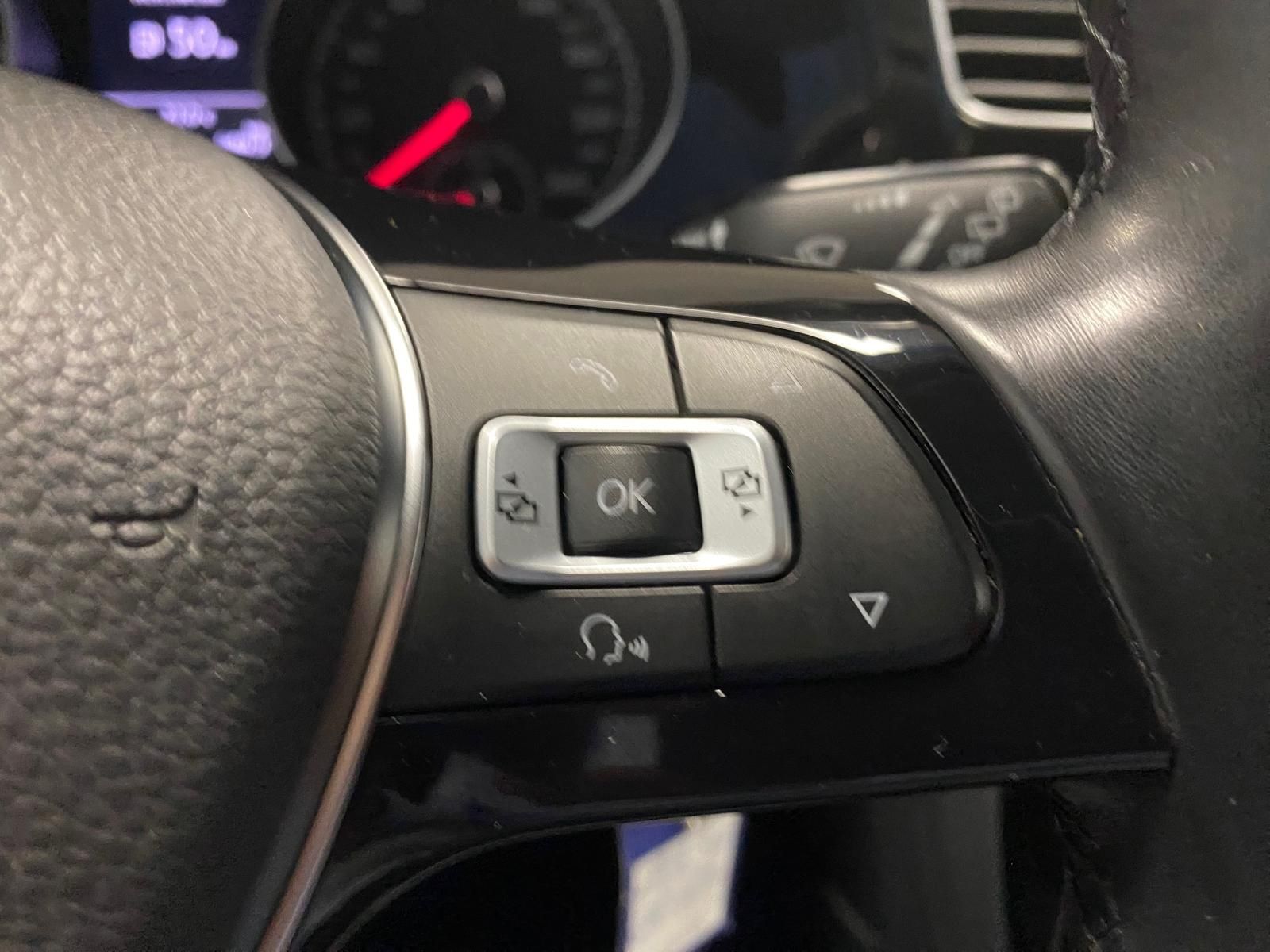 Fahrzeugabbildung Volkswagen Golf 1.0 TSI Join+ALLWETTER+KLIMA+SITZHEIZ+NAVI+