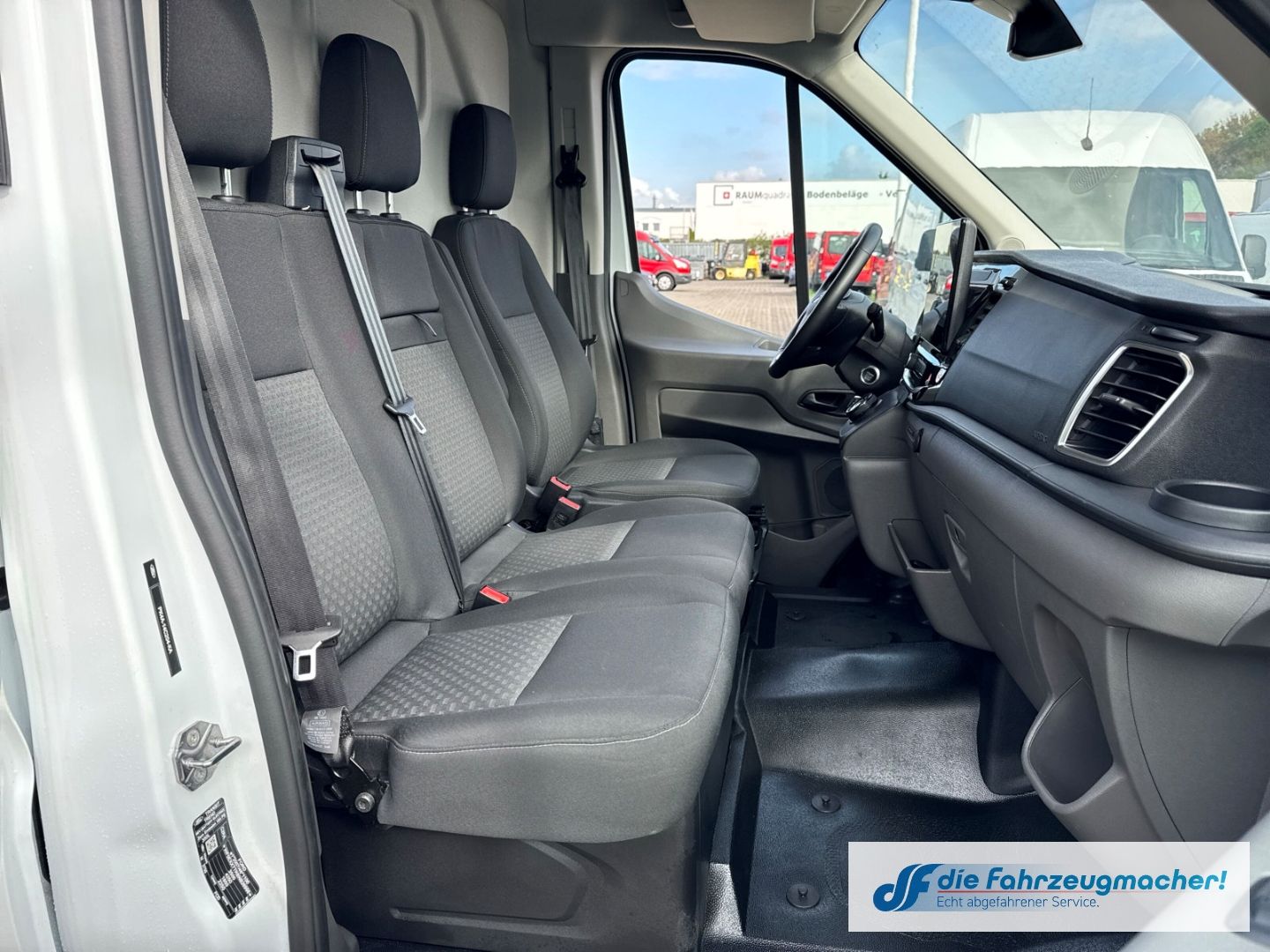 Fahrzeugabbildung Ford Transit Kasten E 350 L3 Trend Navi 360 Kamera AC