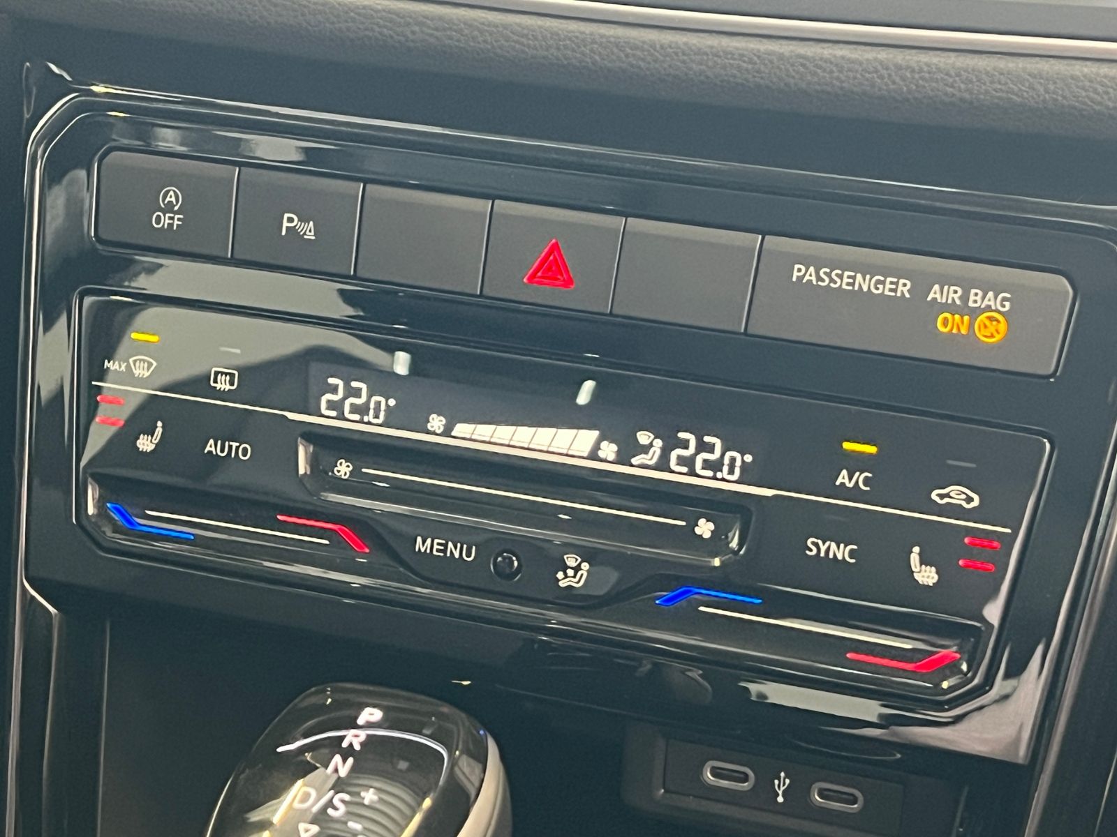 Fahrzeugabbildung Volkswagen T-Cross GOAL 1.0 TSI DSG *AHK, LED, App-Connect,
