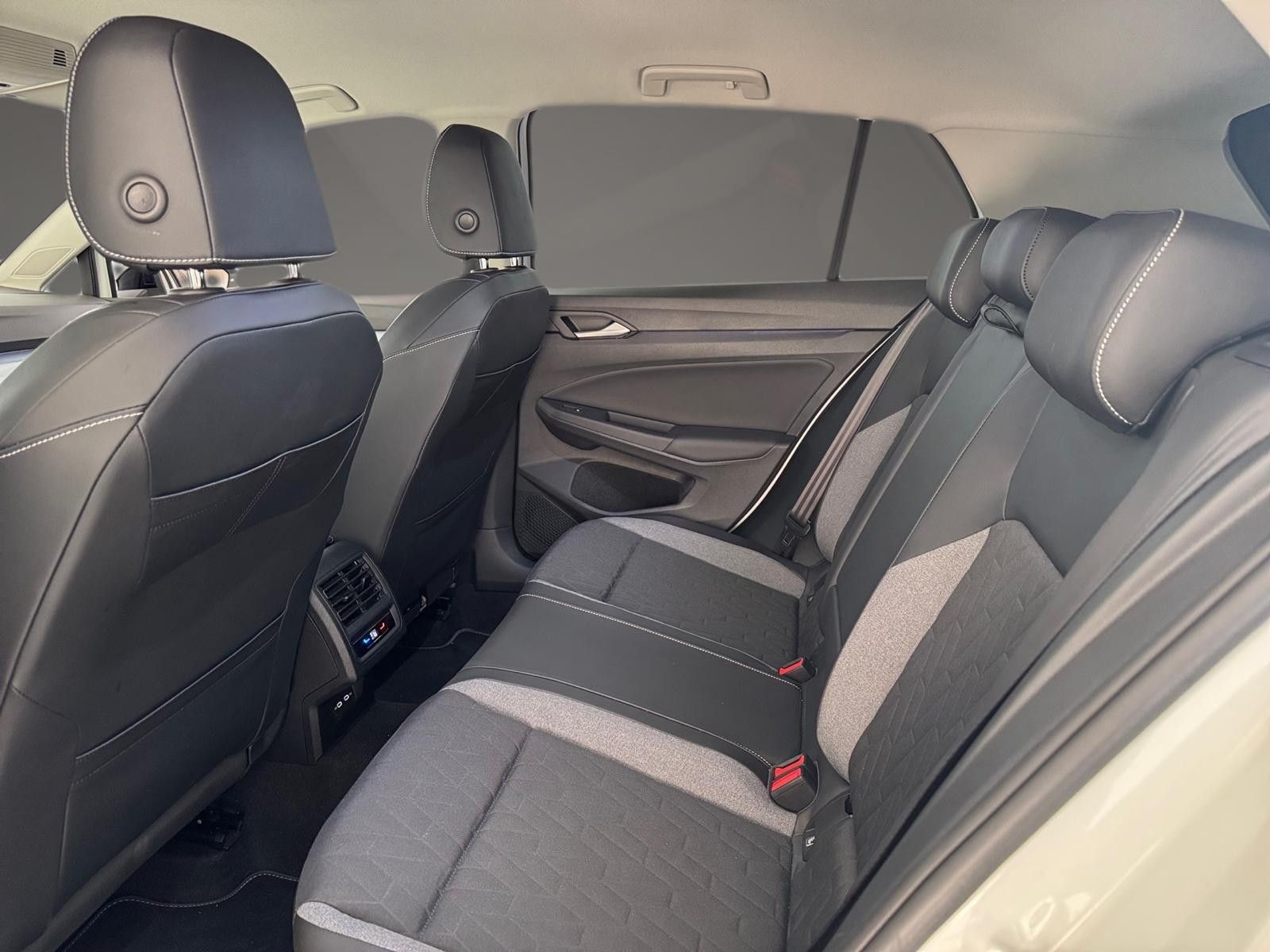 Volkswagen Golf 1.5eTSI 85kW Goal Totwinkel LED ACC SHZ PDC foto 15