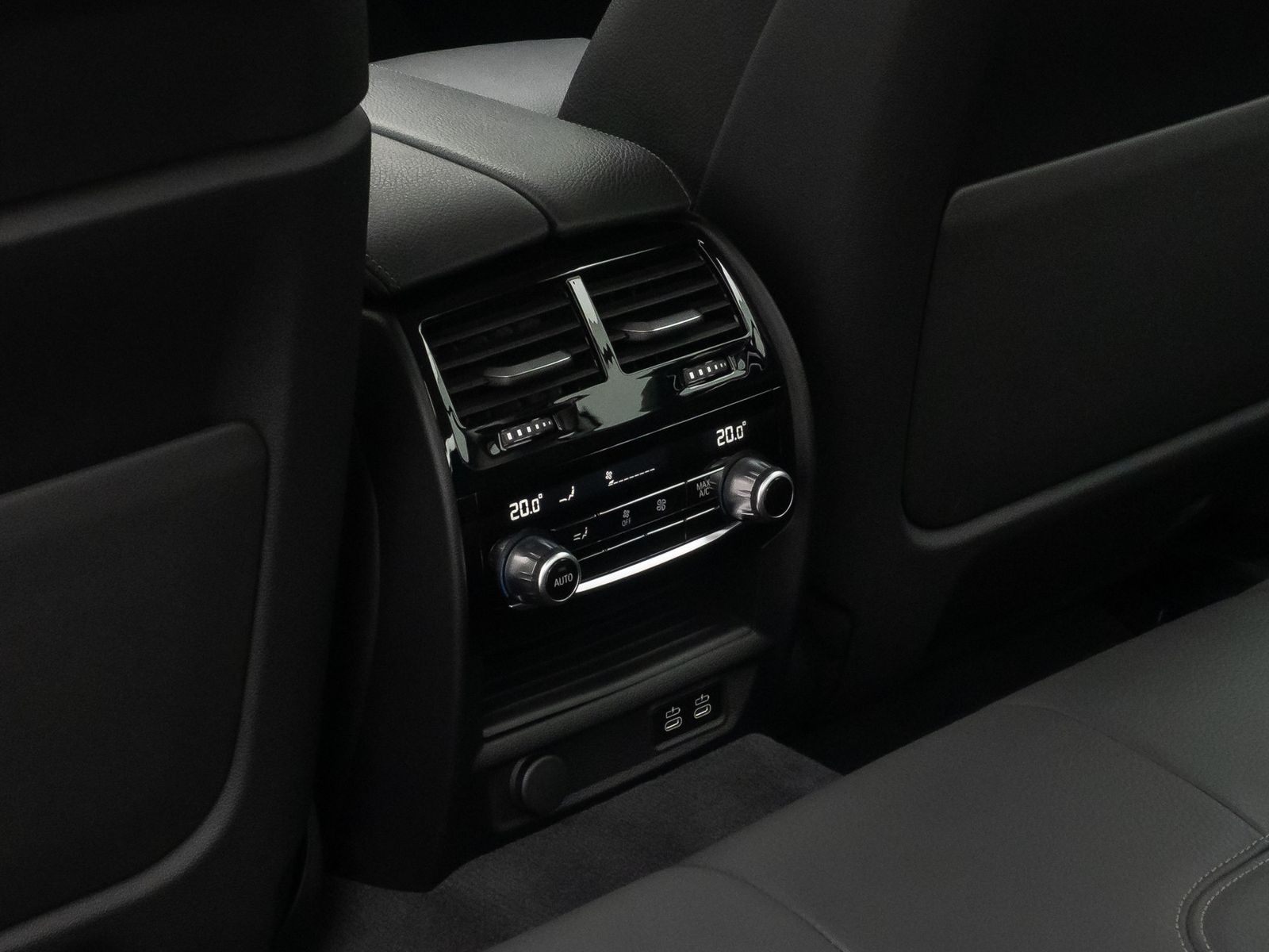Fahrzeugabbildung BMW 530i HUD DAB Leder Alarm Komfort 4xKlima M Sport