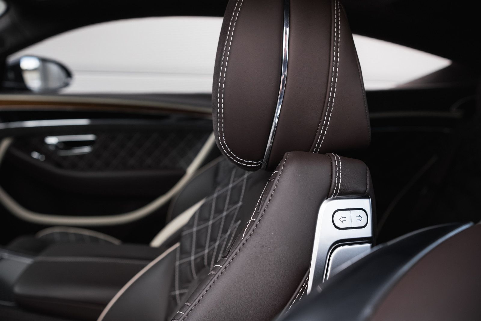 Fahrzeugabbildung Bentley Continental GT 6.0 W12 Speed - B&O - Pano