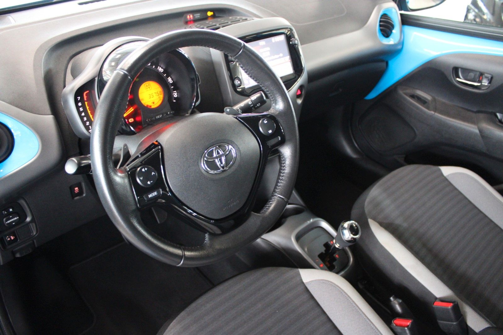 Fahrzeugabbildung Toyota Aygo x-sky 5trg Automatik Klima Faltdach Kamera