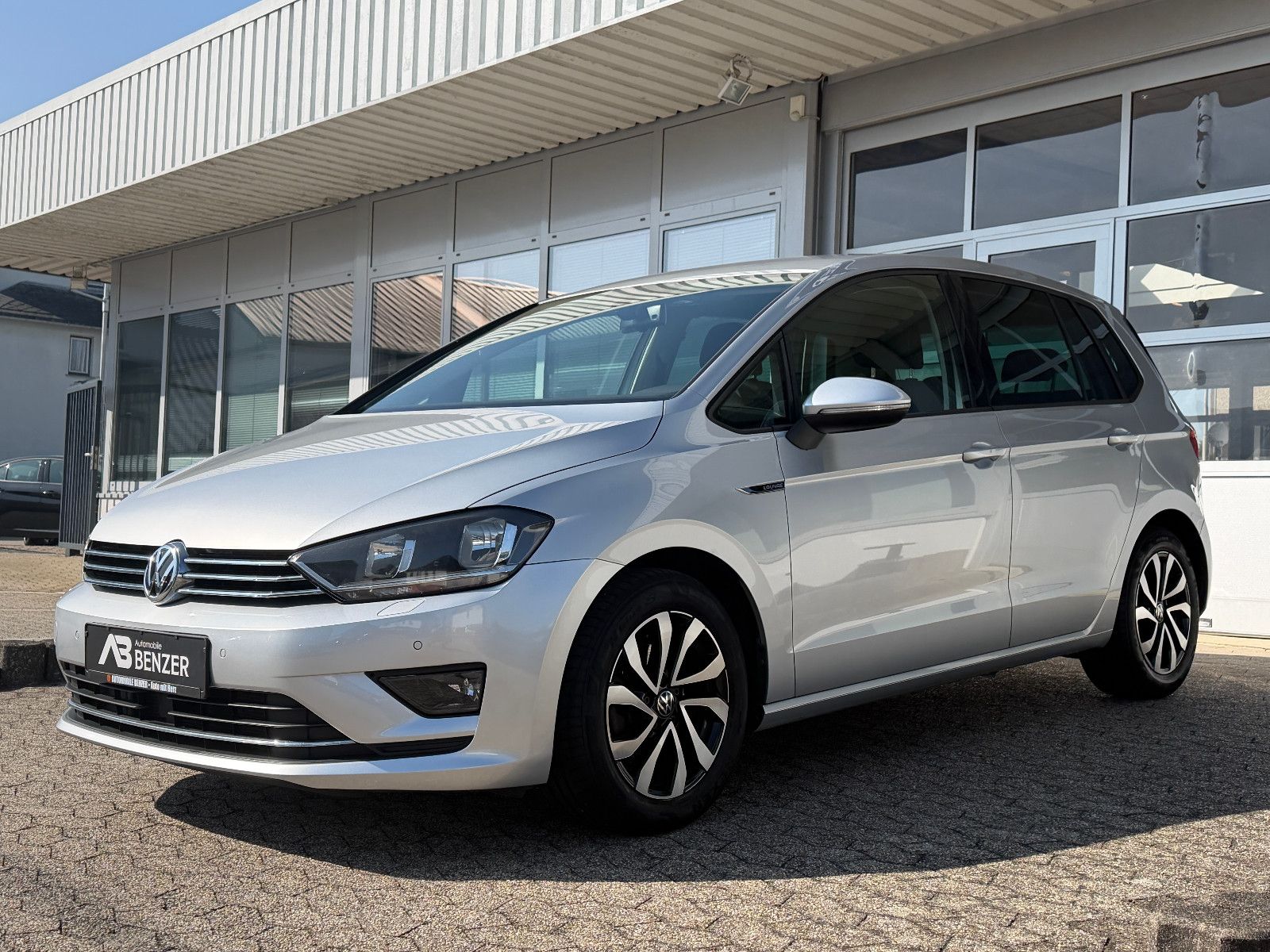 Fahrzeugabbildung Volkswagen Golf Sportsvan VII Lounge /AUTOMATIK/ACC/SHZ/