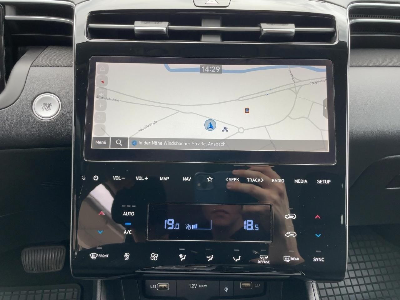 Fahrzeugabbildung Hyundai TUCSON Trend + Navi-Paket + Assistenz-Paket