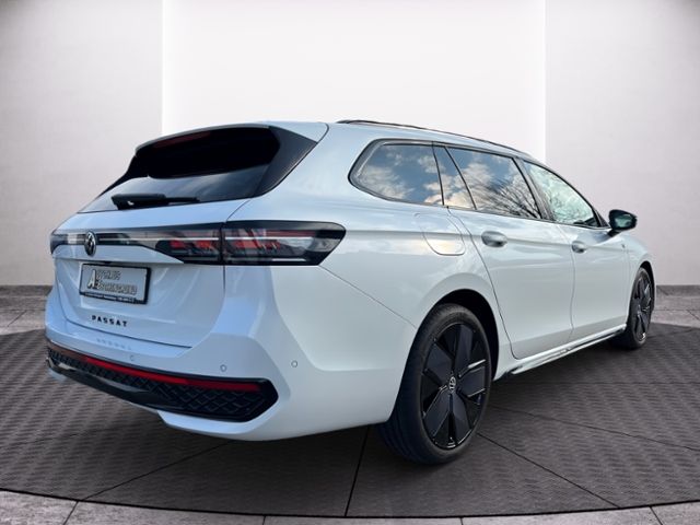 Fahrzeugabbildung Volkswagen Passat Variant 2.0 TDI DSG R-Line AHK NAV HARMAN