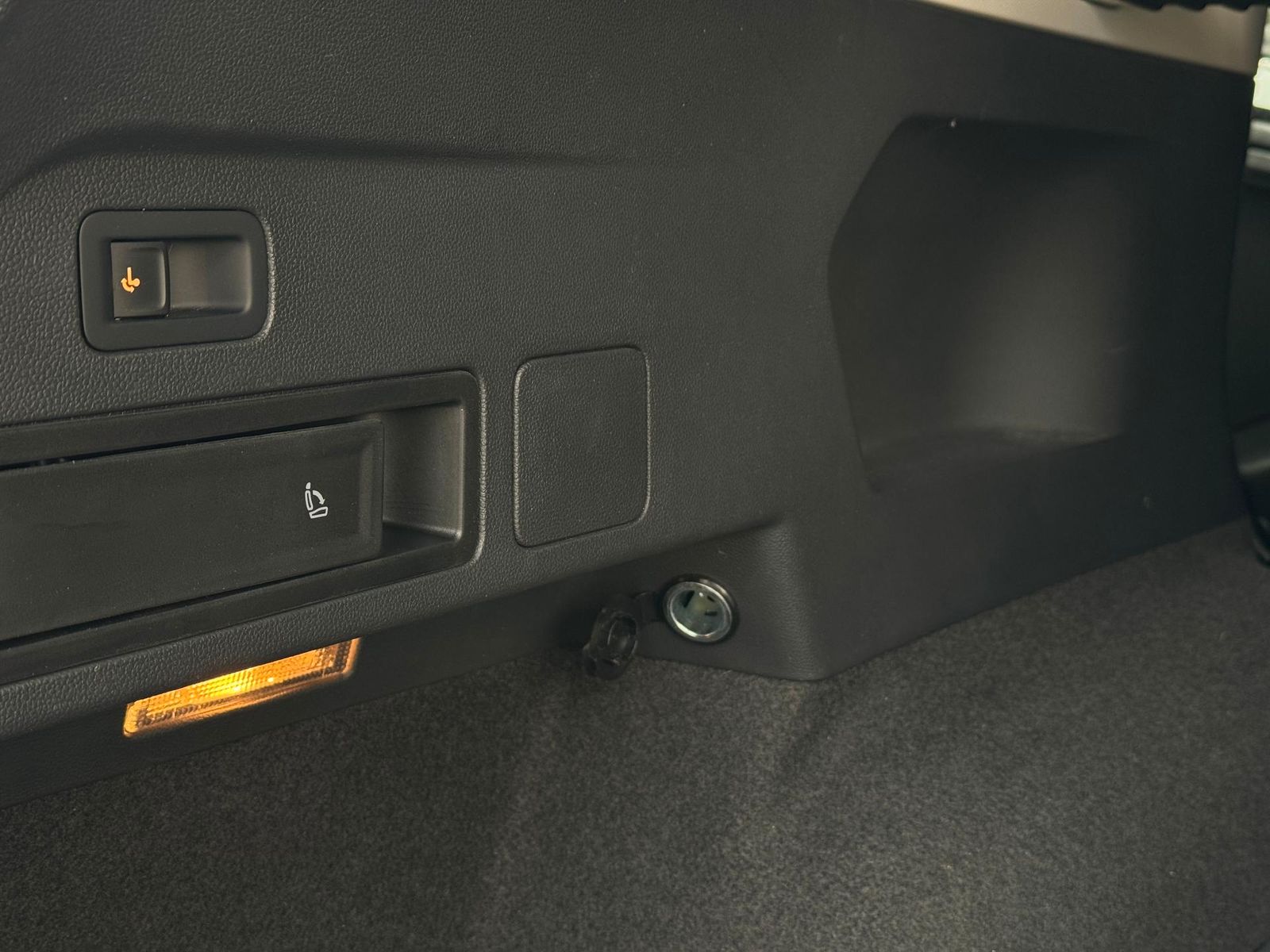 Fahrzeugabbildung Volkswagen Tiguan Allspace 1.5 TSI DSG Highline/Keyless/Ahk