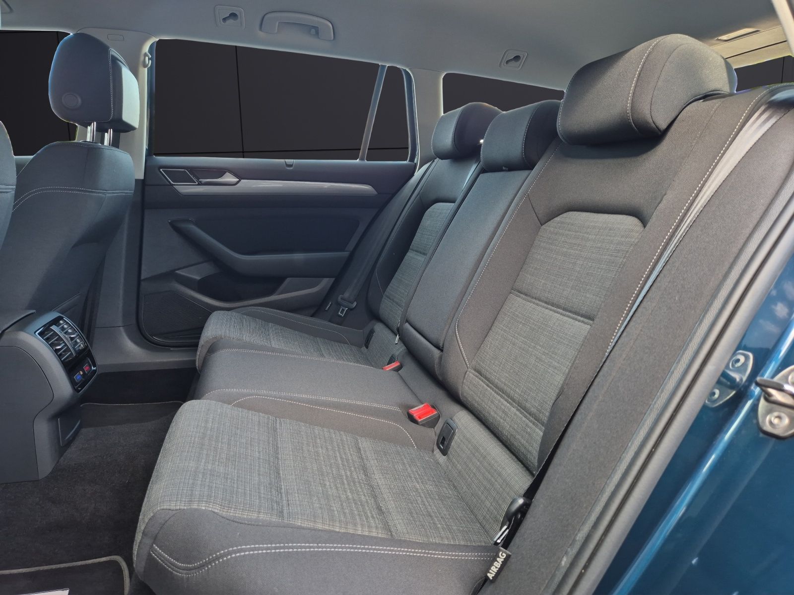 Fahrzeugabbildung Volkswagen Passat Variant TSI Business DSG Matrix Navi ACC