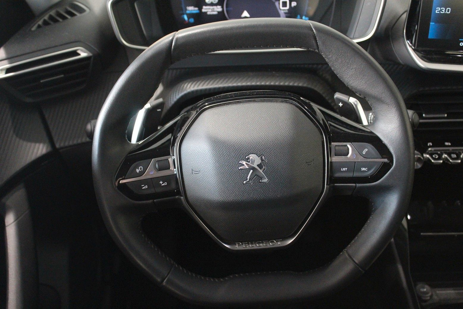 Fahrzeugabbildung Peugeot 2008 Allure Pack 1.2T NAVI/LED/PDC/180°CAM/DAB+