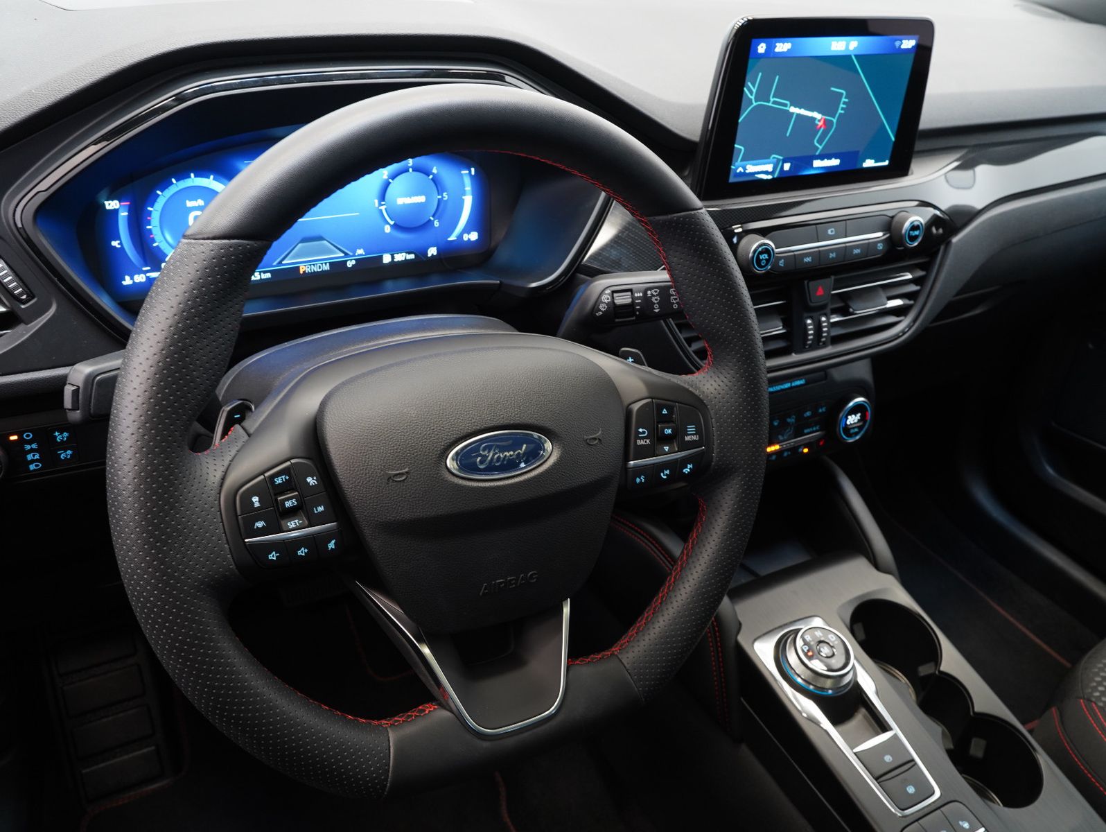 Fahrzeugabbildung Ford Kuga 2.0 EcoBlue 4x4 ST-Line LED/NAVI/ACC/PANO