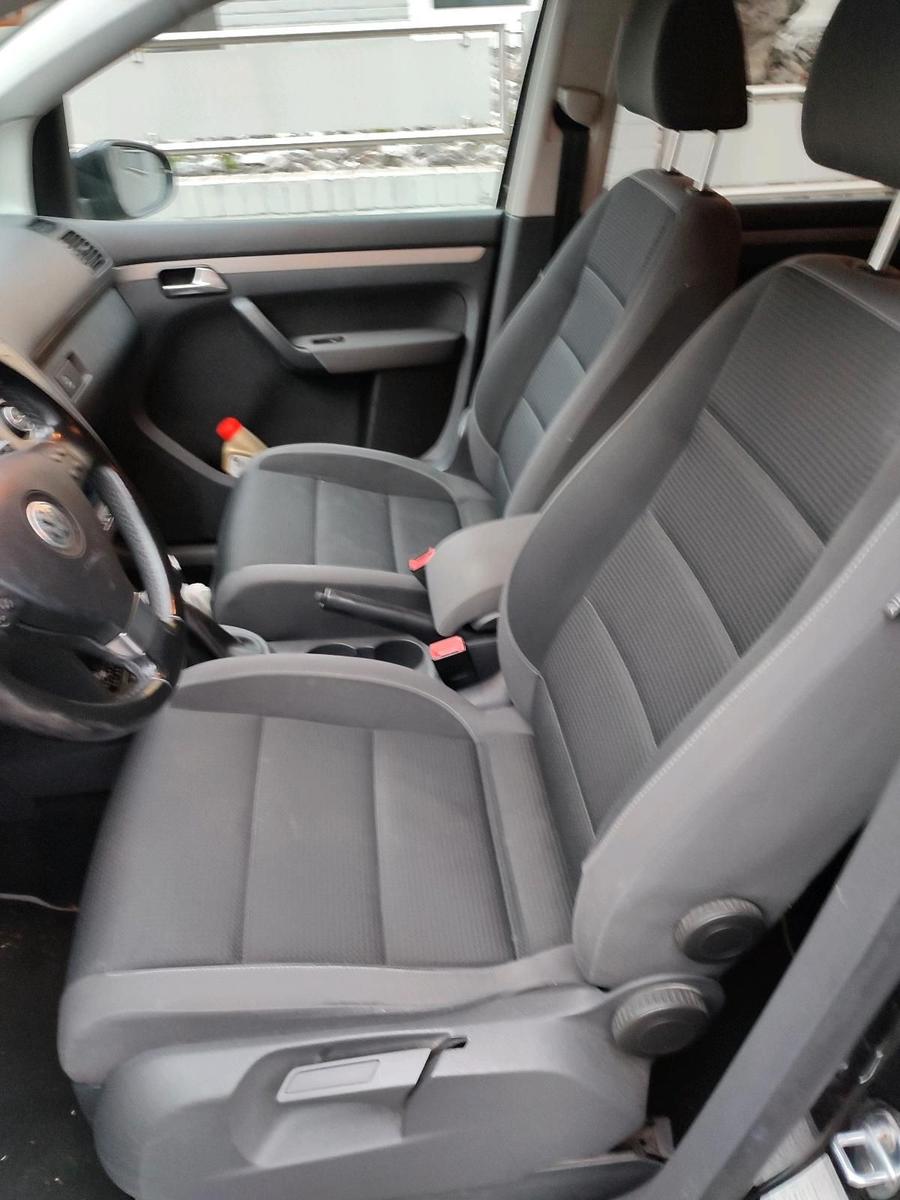 Volkswagen Touran 2010 — photo 7
