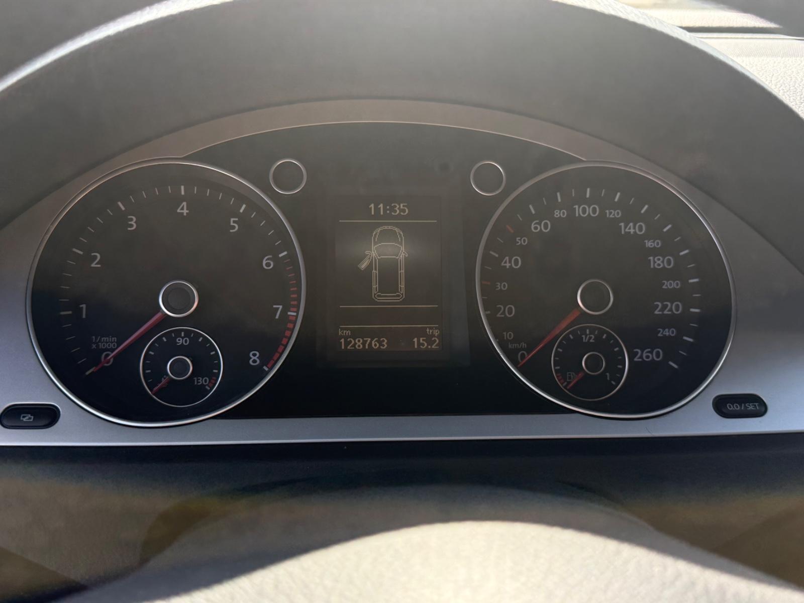 Volkswagen Passat 2010 — photo 10