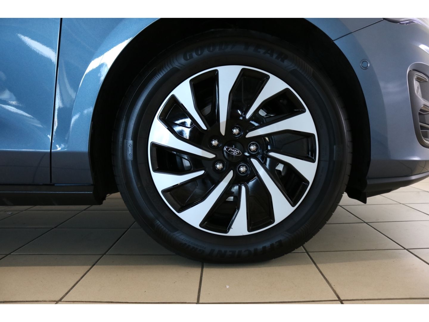 Fahrzeugabbildung Ford Focus Turnier Titanium Tempomat SpurhalteASS LED