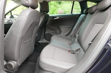 Fahrzeugabbildung Opel Astra K Sports Tourer INNOVATION / Autom.