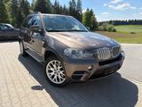 BMW X5 xDrive40d Sportpaket PANO HUD Komfs. 360Kam - BMW X5 aus 2011 mit Diesel-Antrieb