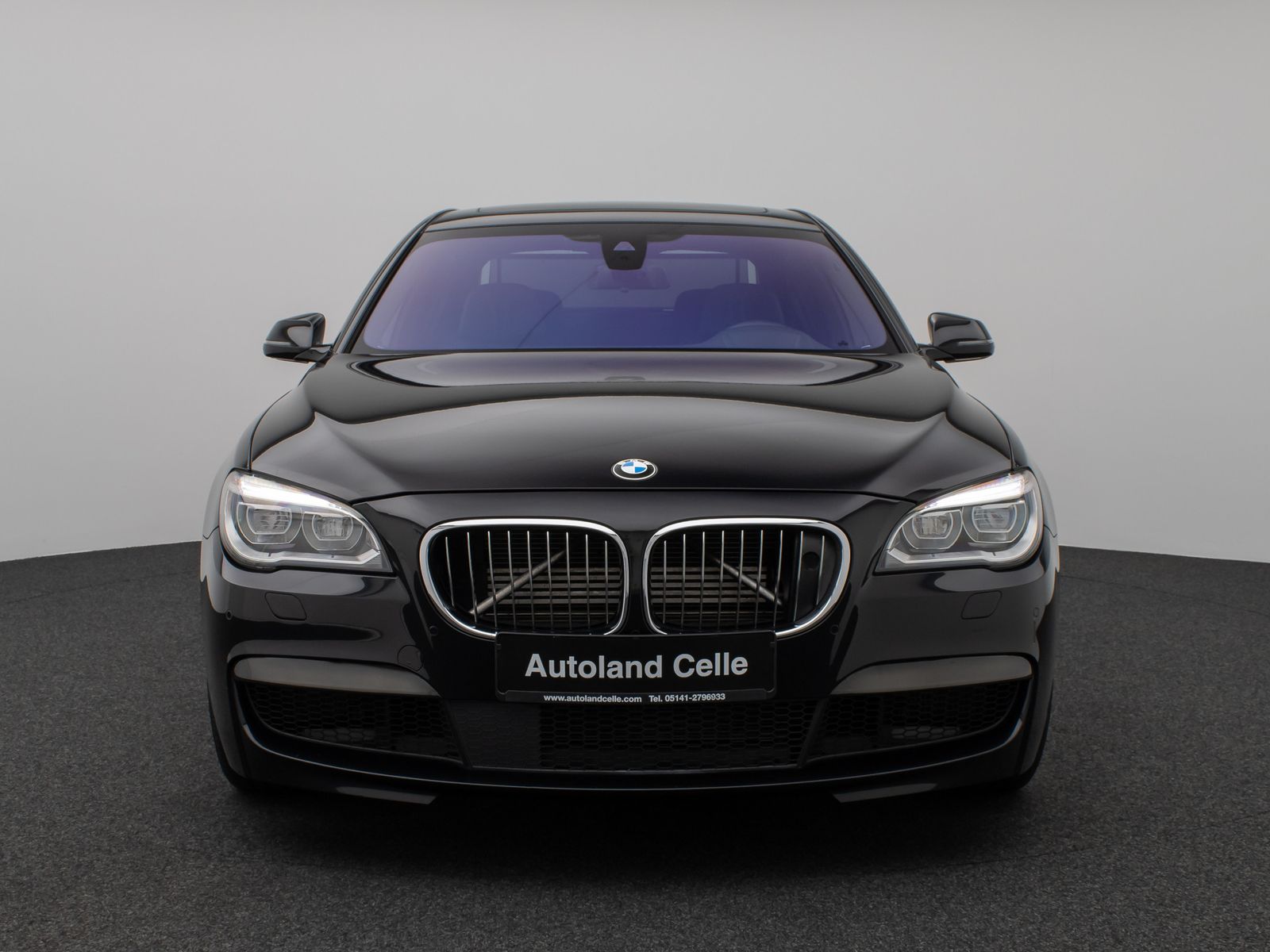 Fahrzeugabbildung BMW 760 Li M Sport Glasdach B&O HUD SoftCl NightVisi