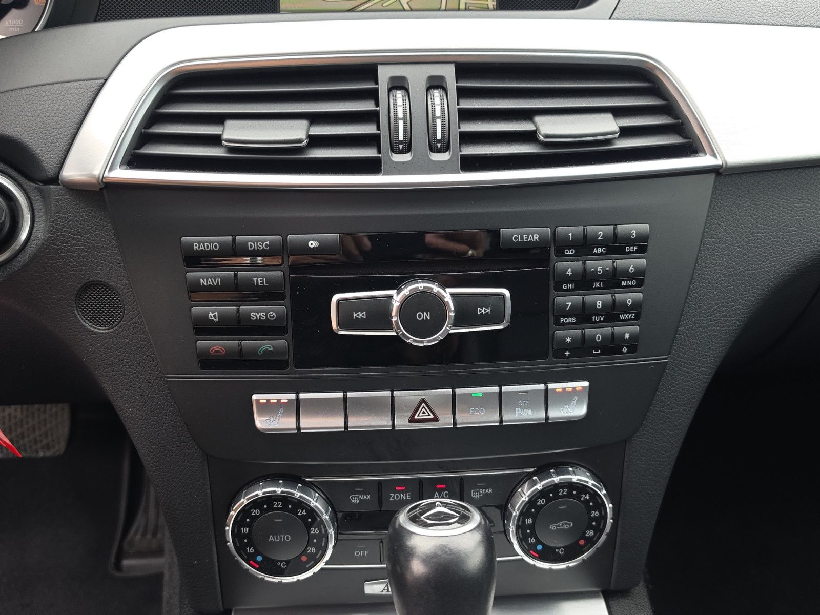 Fahrzeugabbildung Mercedes-Benz C 200 CGI BlueEfficiency AVANTGARDE/AUTOMATIK