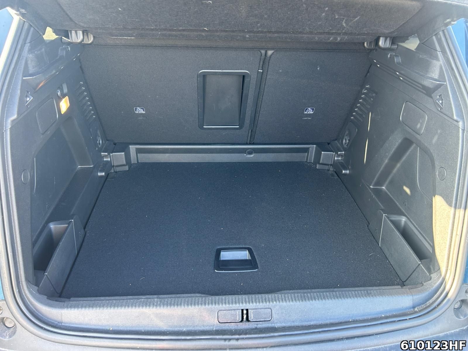 Fahrzeugabbildung Peugeot 3008 Allure Pack PureTech 130 EAT8