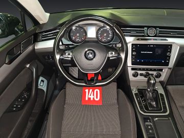 Volkswagen Passat Variant - 11