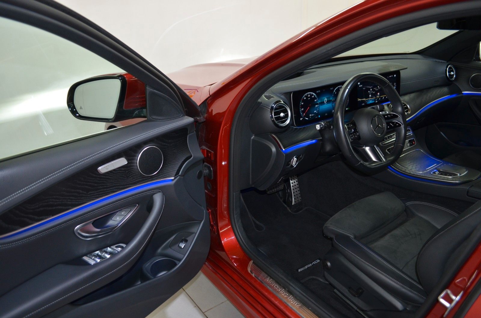 Mercedes-Benz E 400 D T 4M AMG-LINE"DISTR+"360"AHK"R-VIDEO"HUP foto 8