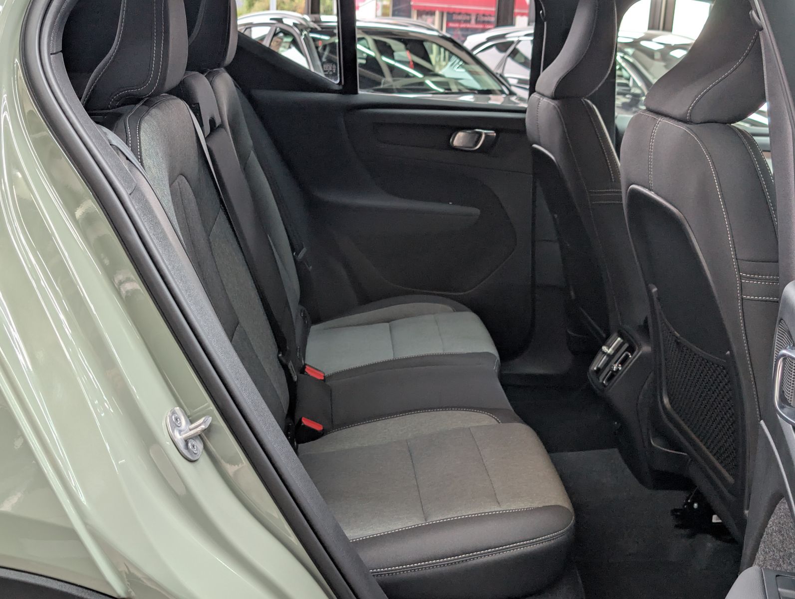 Fahrzeugabbildung Volvo XC40 B3 Core Winter-Pk. LED*VC*KEYLESS*SOUND*18"