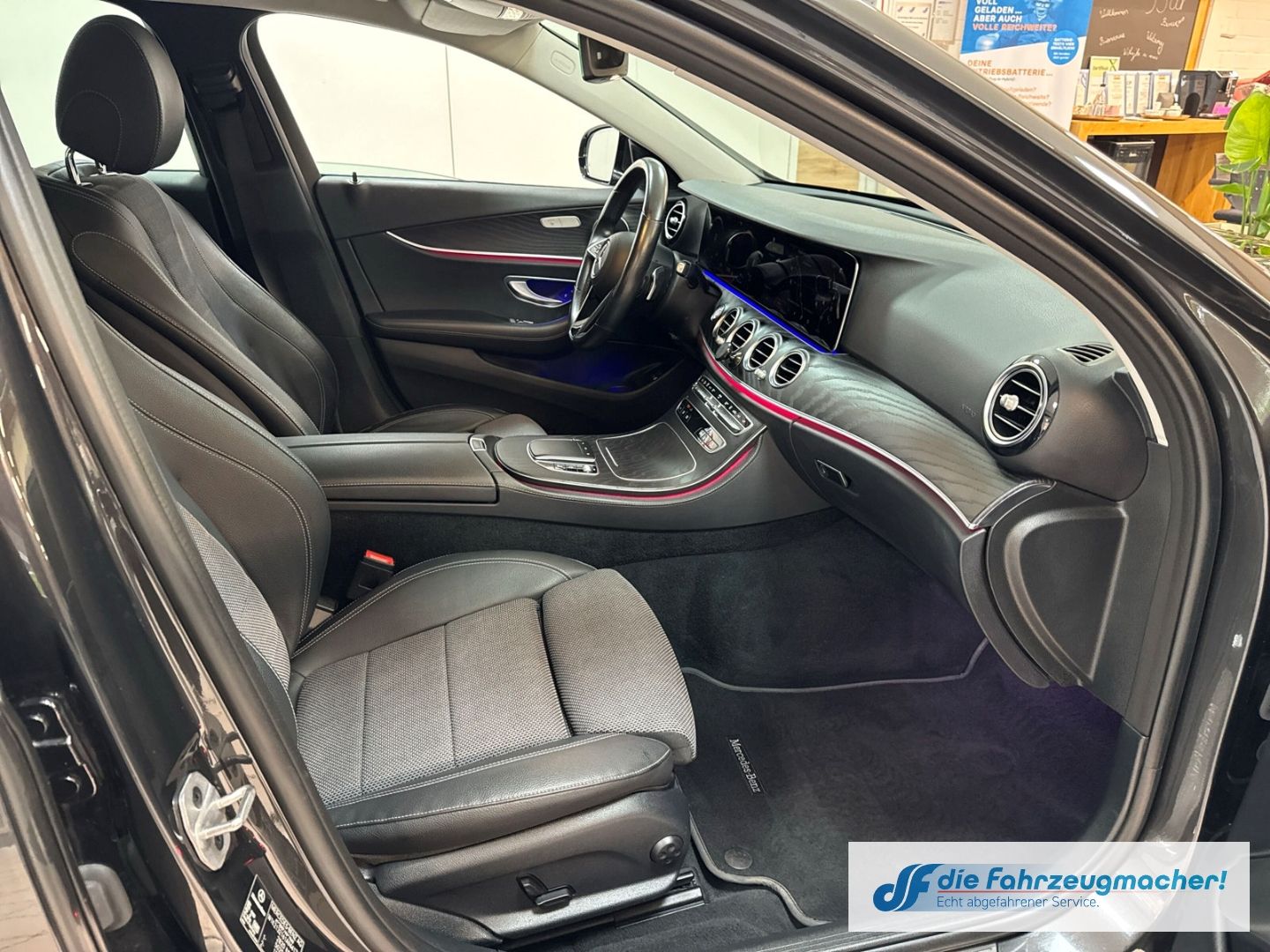 Fahrzeugabbildung Mercedes-Benz E 300 300de HUD AHK-klappbar Digitales Cockpit L