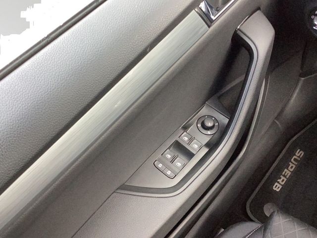 Superb Combi 2.0TDI DSG Ambition AHK