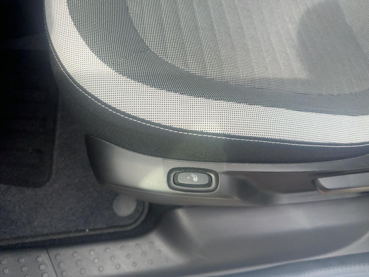 Fahrzeugabbildung Renault Twingo E-TECH 100% el. ZEN ABS Fahrerairbag ESP