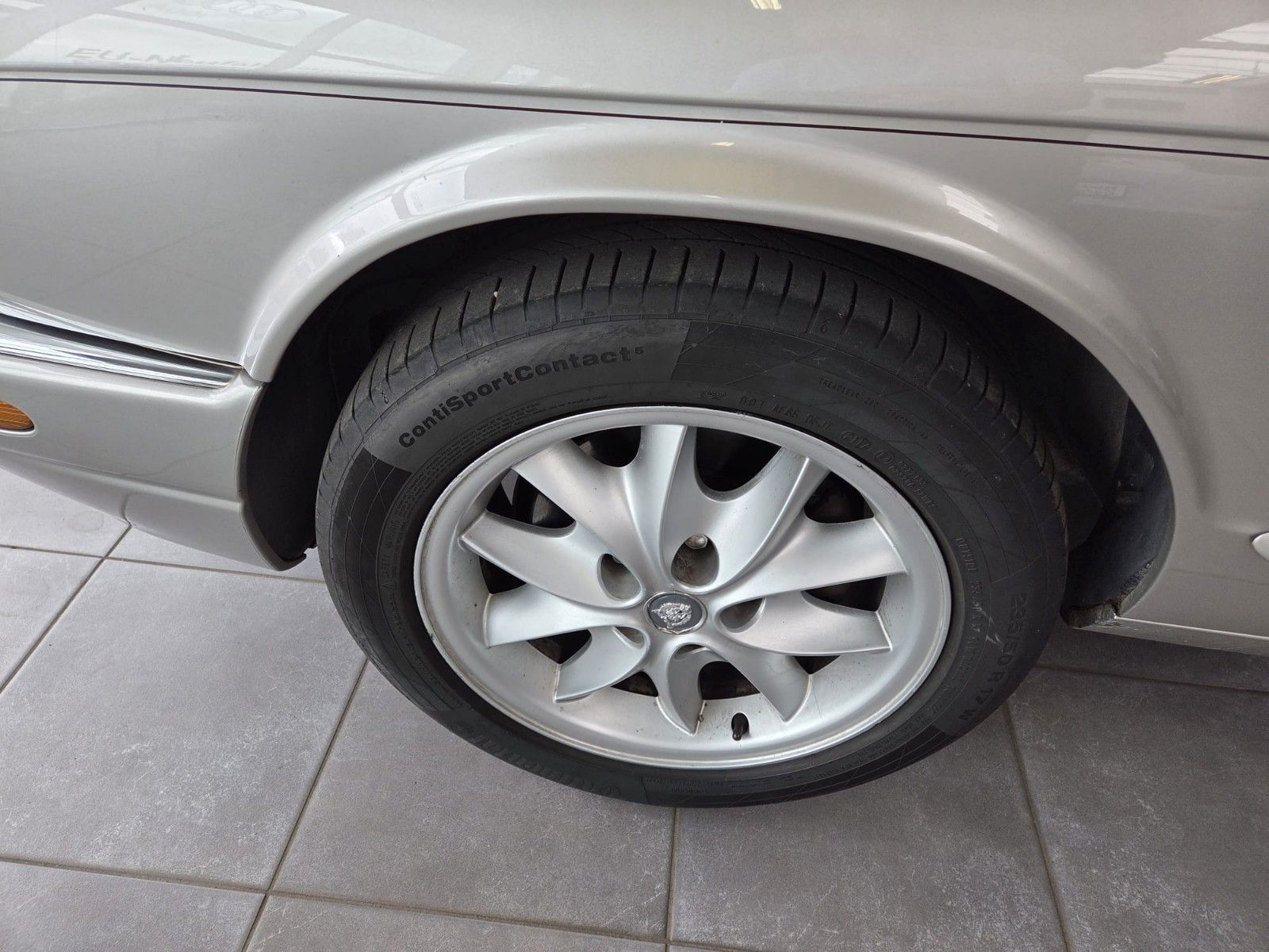 Fahrzeugabbildung Jaguar XJ8 3.2 Executive