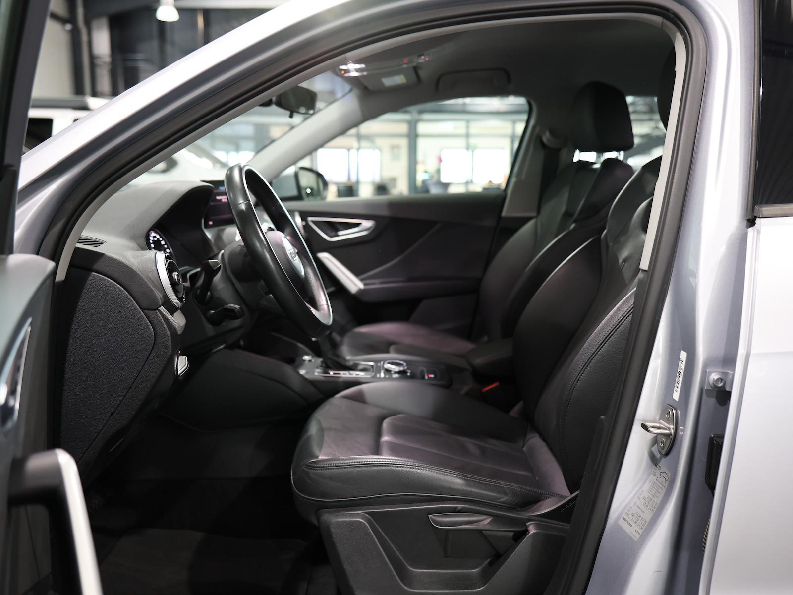 Audi Q2 35 TFSI ADVANCED SILVER & BLACK / LED, LEDER, миниатюра 12