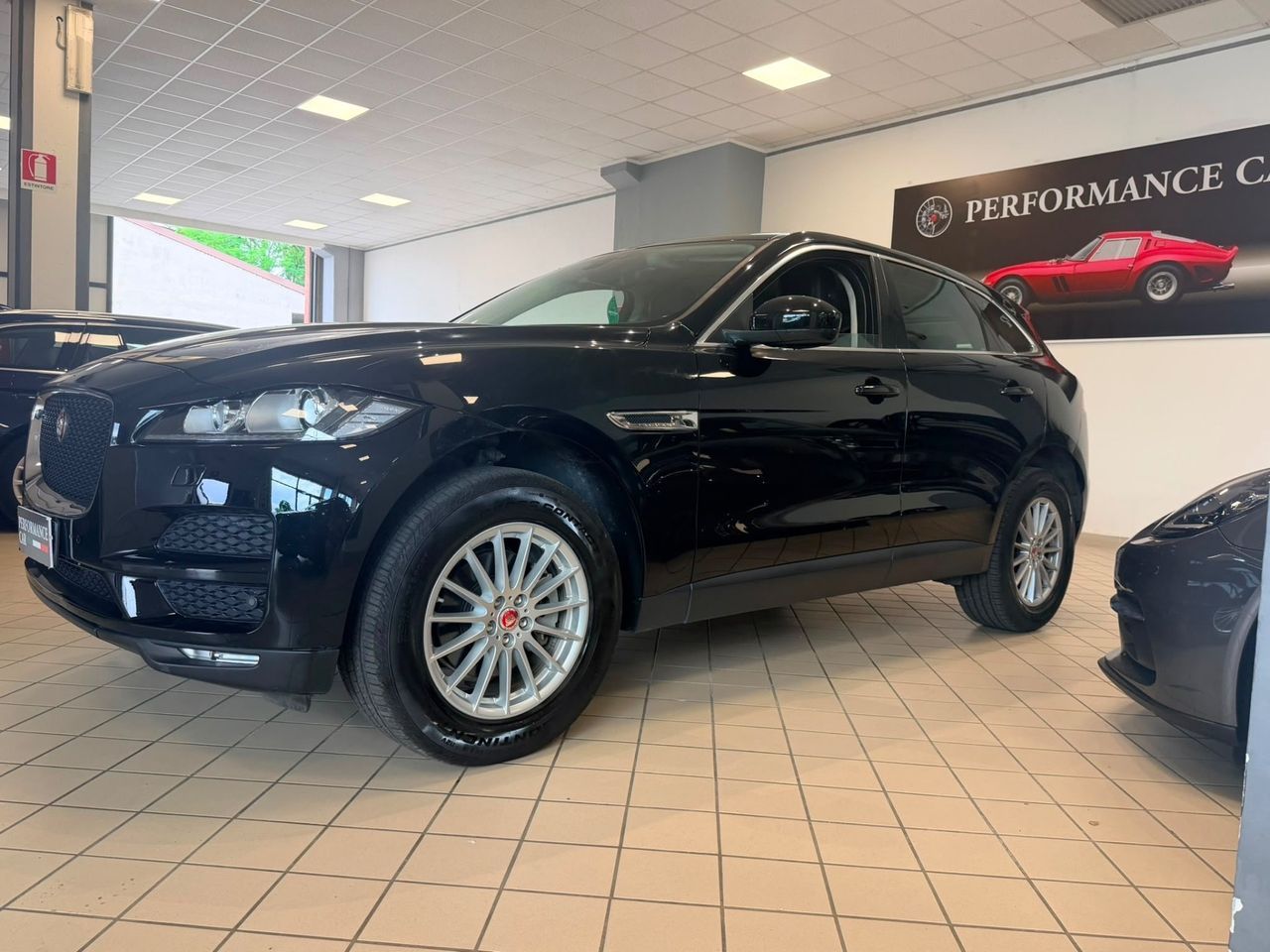 JAGUAR F-Pace