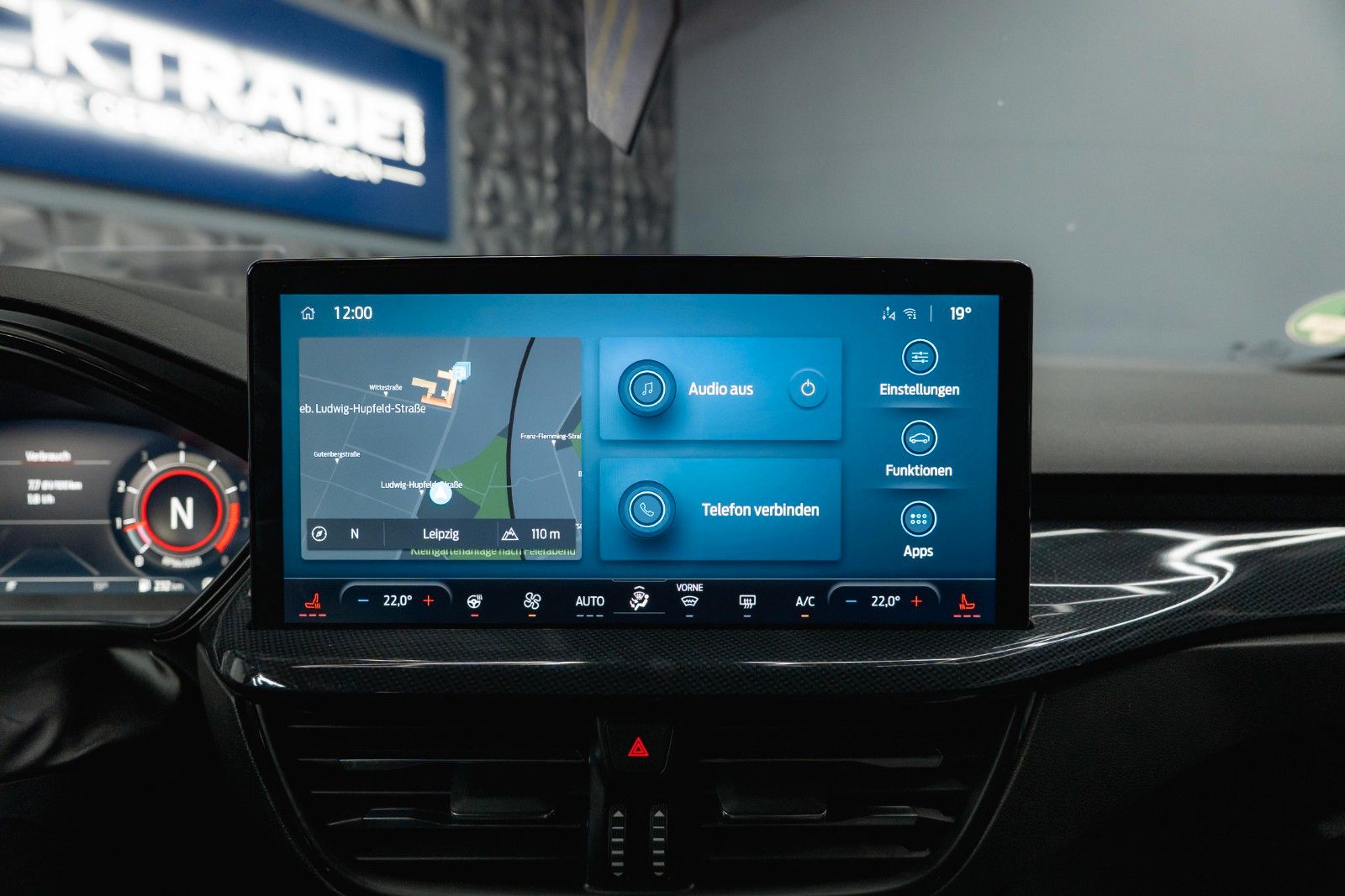 Fahrzeugabbildung Ford Focus Turnier ST X Performance *Head Up*LED*DAB*