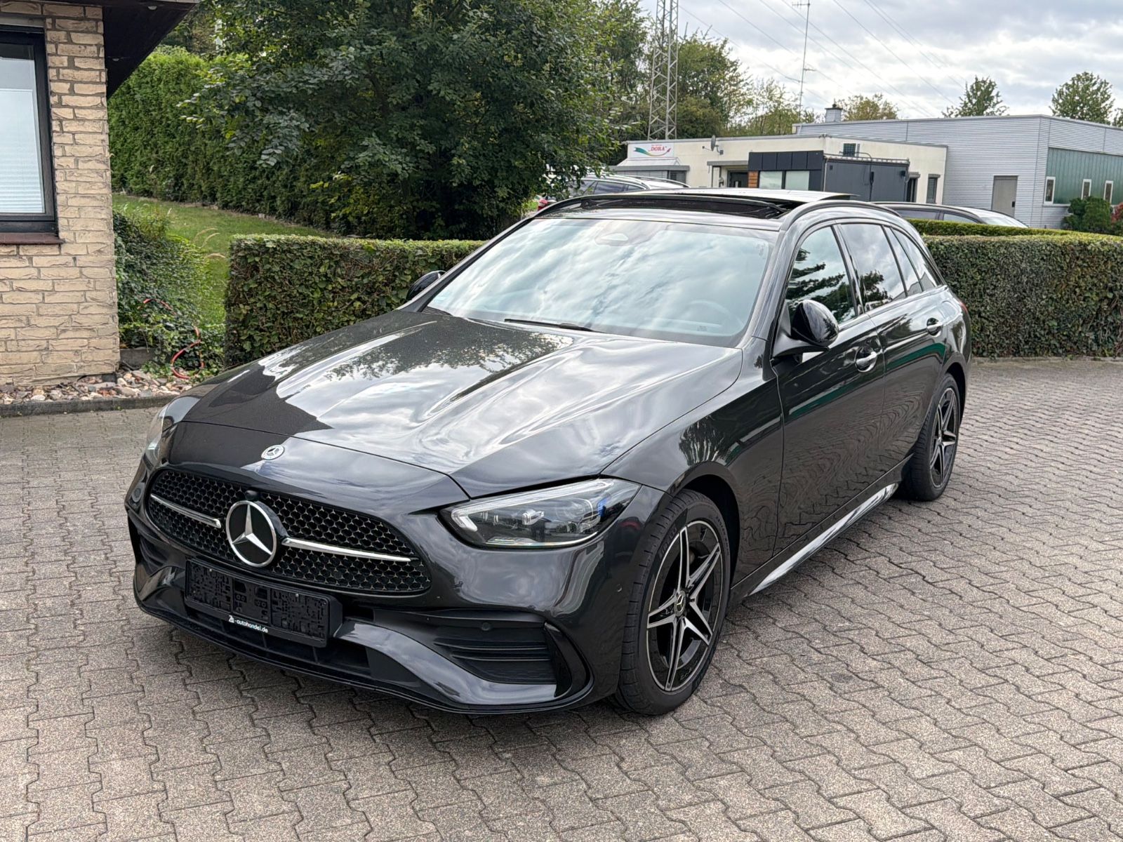 Mercedes-Benz C 300e T AMG Pano Night AHK