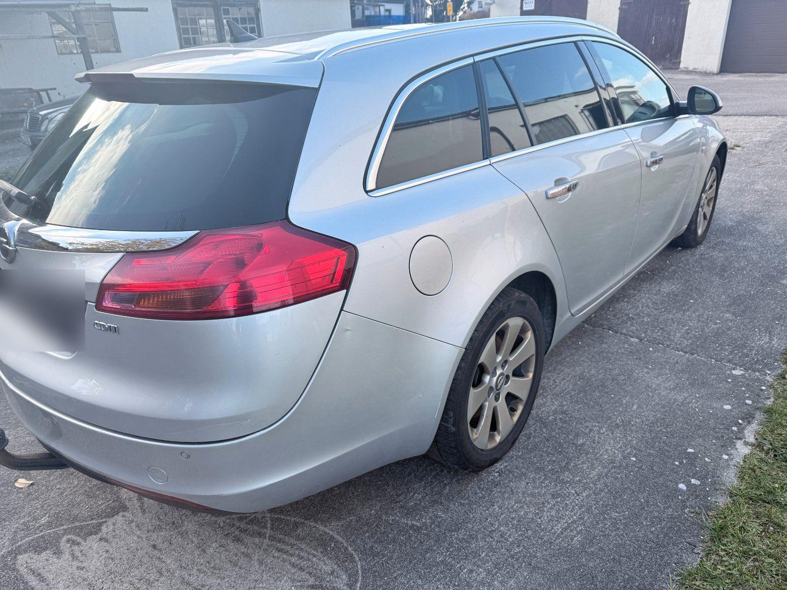Opel Insignia 2013 — interior