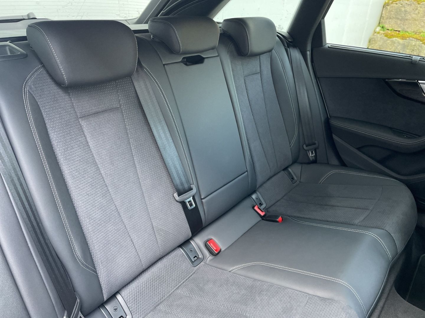 A4 Avant 40 2.0 TDI S Line Competition plus