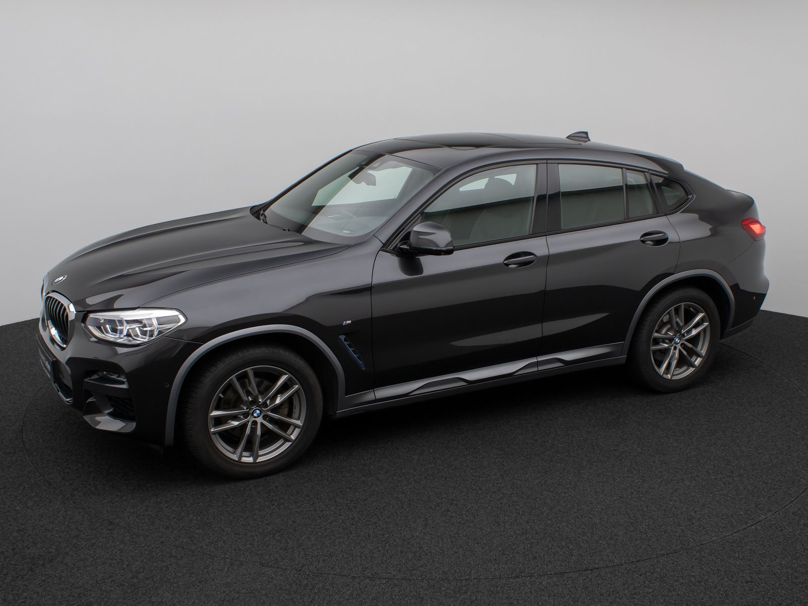 Fahrzeugabbildung BMW X4 xD20d M Sport X Panoram 360°HUD Komfort Alarm