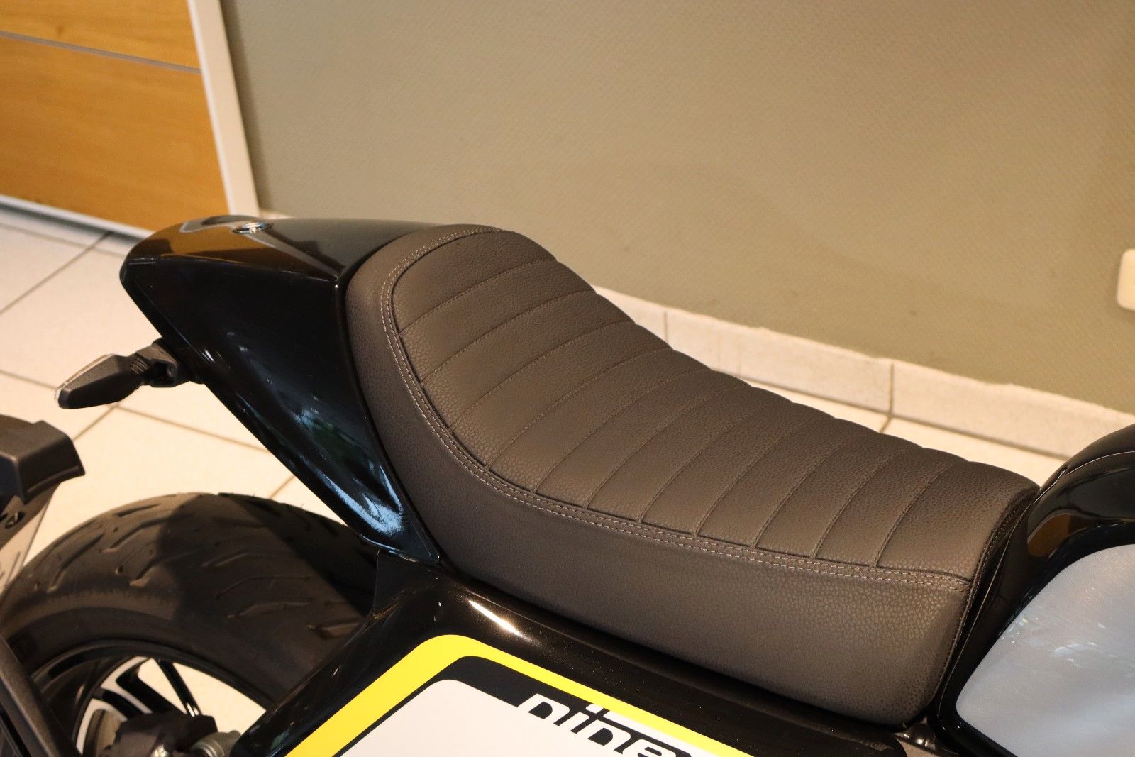 Fahrzeugabbildung BMW R 12 nineT Flat Tracker