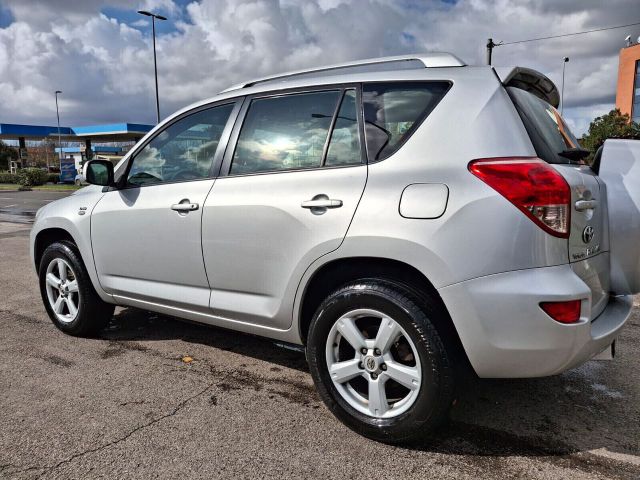 Toyota RAV 4 2.2 D-4D 136 CV.-4x4 INSERIBILE-