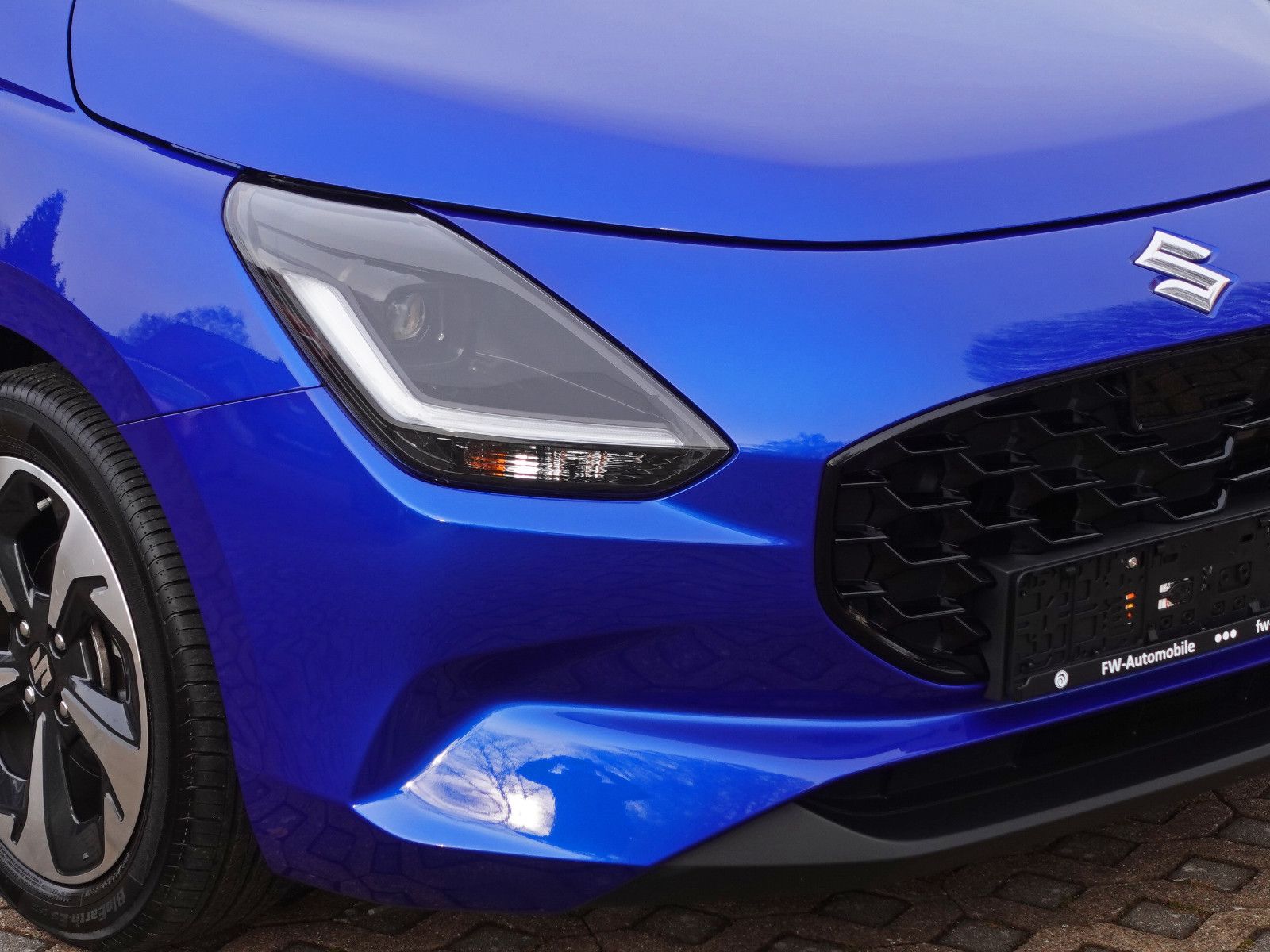 Fahrzeugabbildung Suzuki Swift 1.2 Comfort+ I.Hand Navi ACC Blind Spot