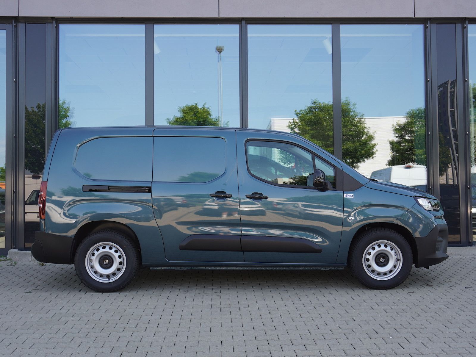 Fiat E-Doblo Maxi 50 kW/h / Wärmepumpe + 3-Sitzer imagem 3
