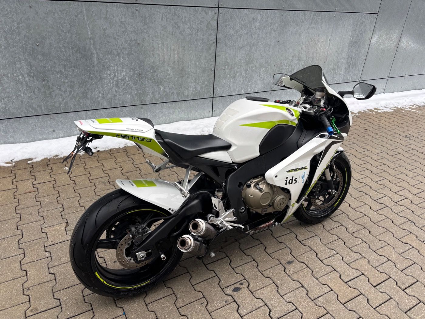 Fahrzeugabbildung Honda CBR 1000 RR wenig KM