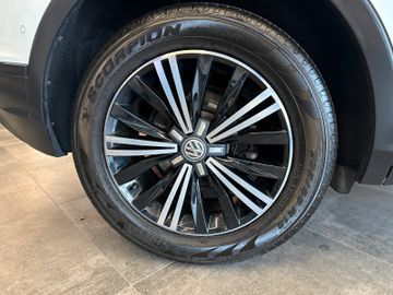 MYAUTOCENTER – Gebraucht- und Jahreswagen mit Werkstattservice in Pfaffenhofen Volkswagen Tiguan Sound BMTStart-Stopp 4Motion *2.Hand*AHK
