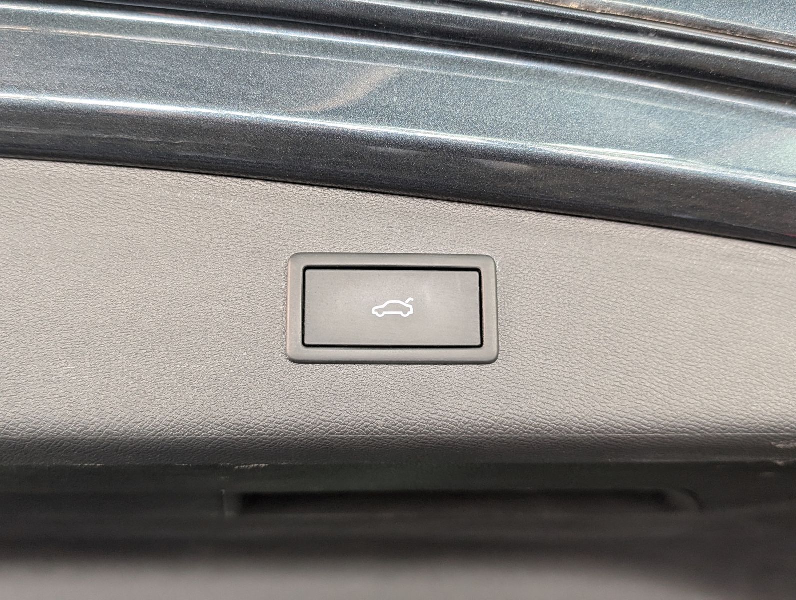 Fahrzeugabbildung CUPRA Leon 1.5 e-Hybrid PLUG-IN LED INTELIG-DRIVE EDGE